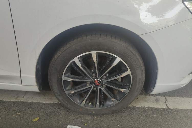 Used Roewe i5 2020 1.5L Automatic 4G Connect Luxury Flagship Edition Right Front Wheel Hub