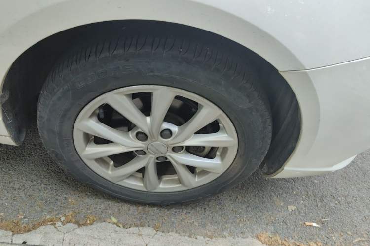 Used Roewe i5 2020 1.5L Automatic 4G Connected Linghao Edition Right Front Wheel Hub