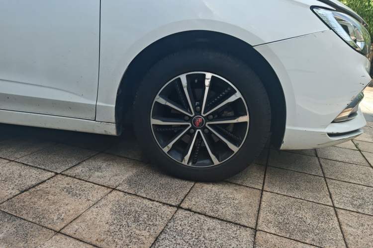 Used Roewe i5 2020 1.5L Automatic 4G Connect Luxury Flagship Edition Right Front Wheel Hub
