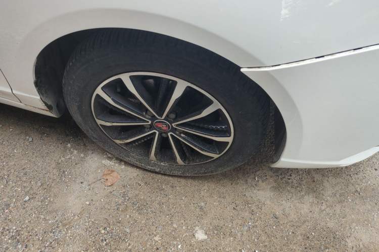 Used Roewe i5 2020 1.5L Manual 4G Connect Leehao Flagship Edition Right Front Wheel Hub