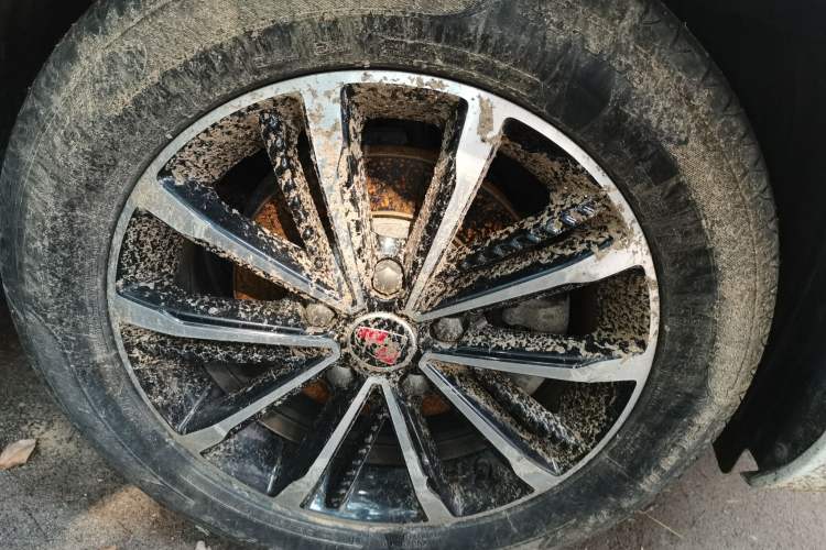 Used Roewe i5 2020 1.5L Automatic 4G Connect Luxury Flagship Edition Right Front Wheel Hub