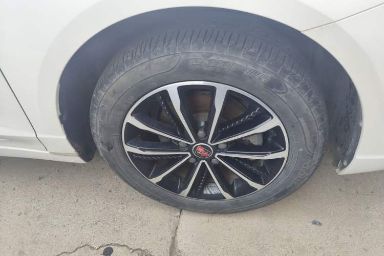 Used Roewe i5 2020 1.5L Automatic 4G Connect Luxury Flagship Edition Right Front Wheel Hub