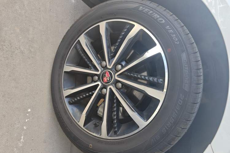 Used Roewe i5 2020 1.5L Automatic 4G Connect Luxury Flagship Edition Right Front Wheel Hub