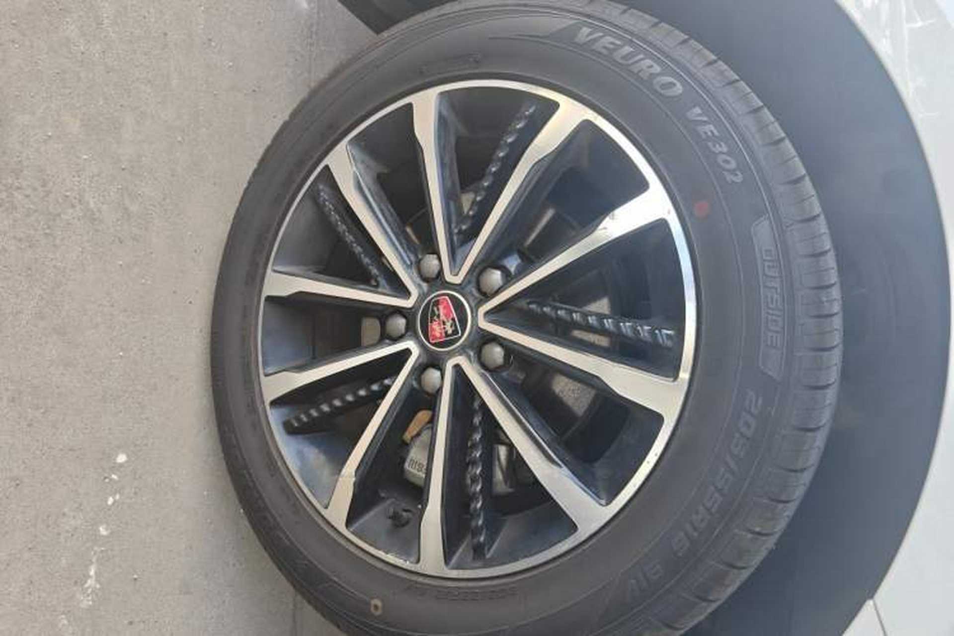 Used Roewe i5 2020 1.5L Automatic 4G Connect Luxury Flagship Edition Right Front Wheel Hub
