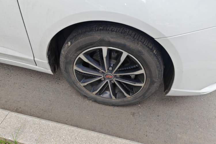 Used Roewe i5 2020 1.5L Automatic 4G Connect Luxury Flagship Edition Right Front Wheel Hub