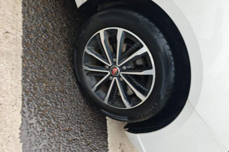 Used Roewe i5 2020 1.5L Automatic 4G Connect Luxury Flagship Edition Right Front Wheel Hub