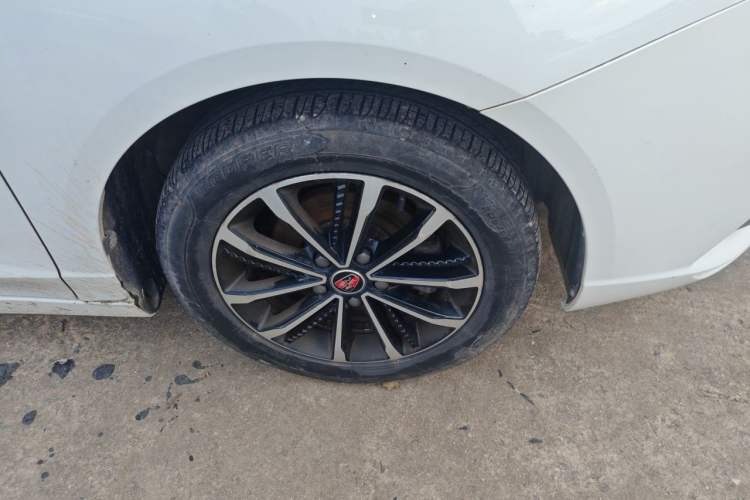 Used Roewe i5 2020 1.5L Manual 4G Connect Leehao Flagship Edition Right Front Wheel Hub
