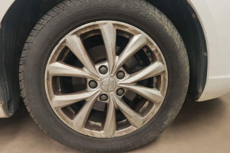 Used Roewe i5 2020 1.5L Manual 4G Connect Luxury Edition Right Front Wheel Hub