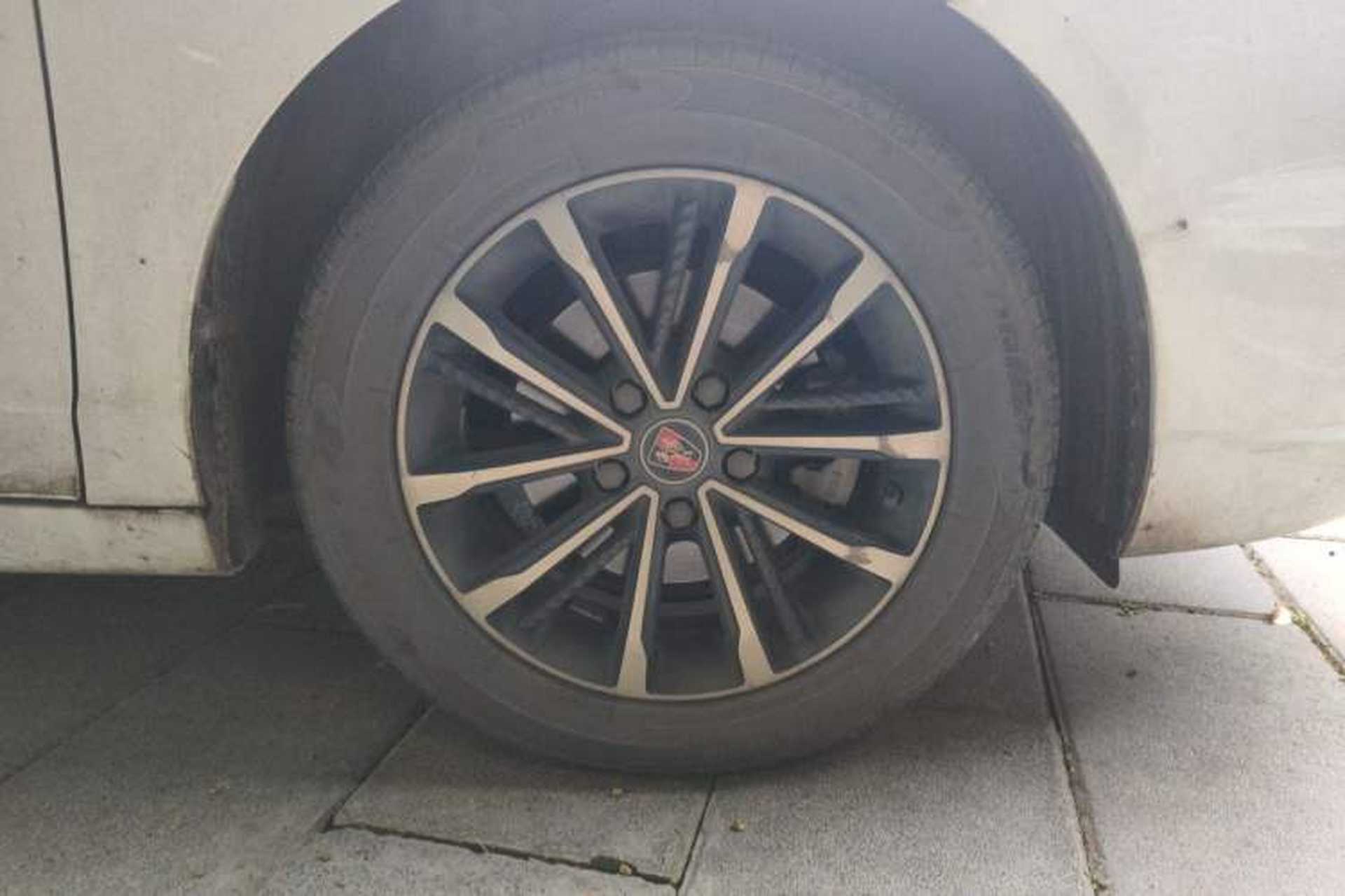 Used Roewe i5 2020 1.5L Automatic 4G Connect Luxury Flagship Edition Right Front Wheel Hub
