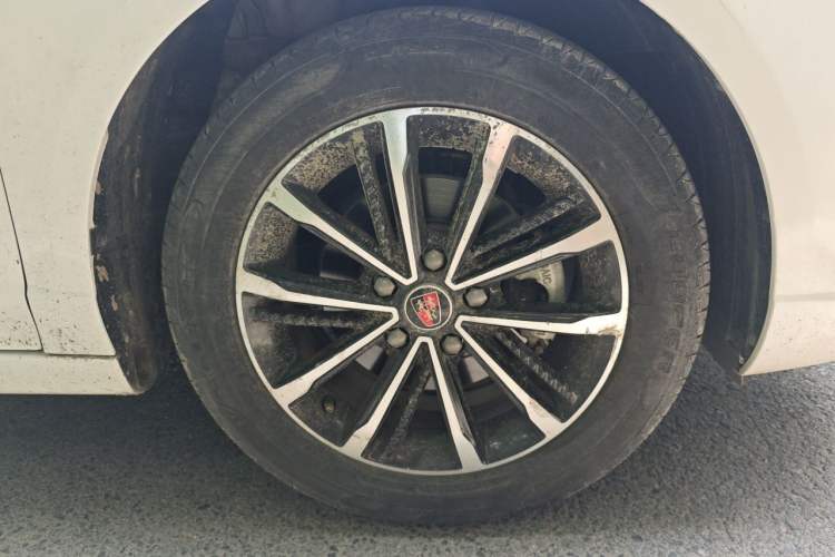 Used Roewe i5 2020 1.5L Automatic 4G Connect Luxury Flagship Edition Right Front Wheel Hub