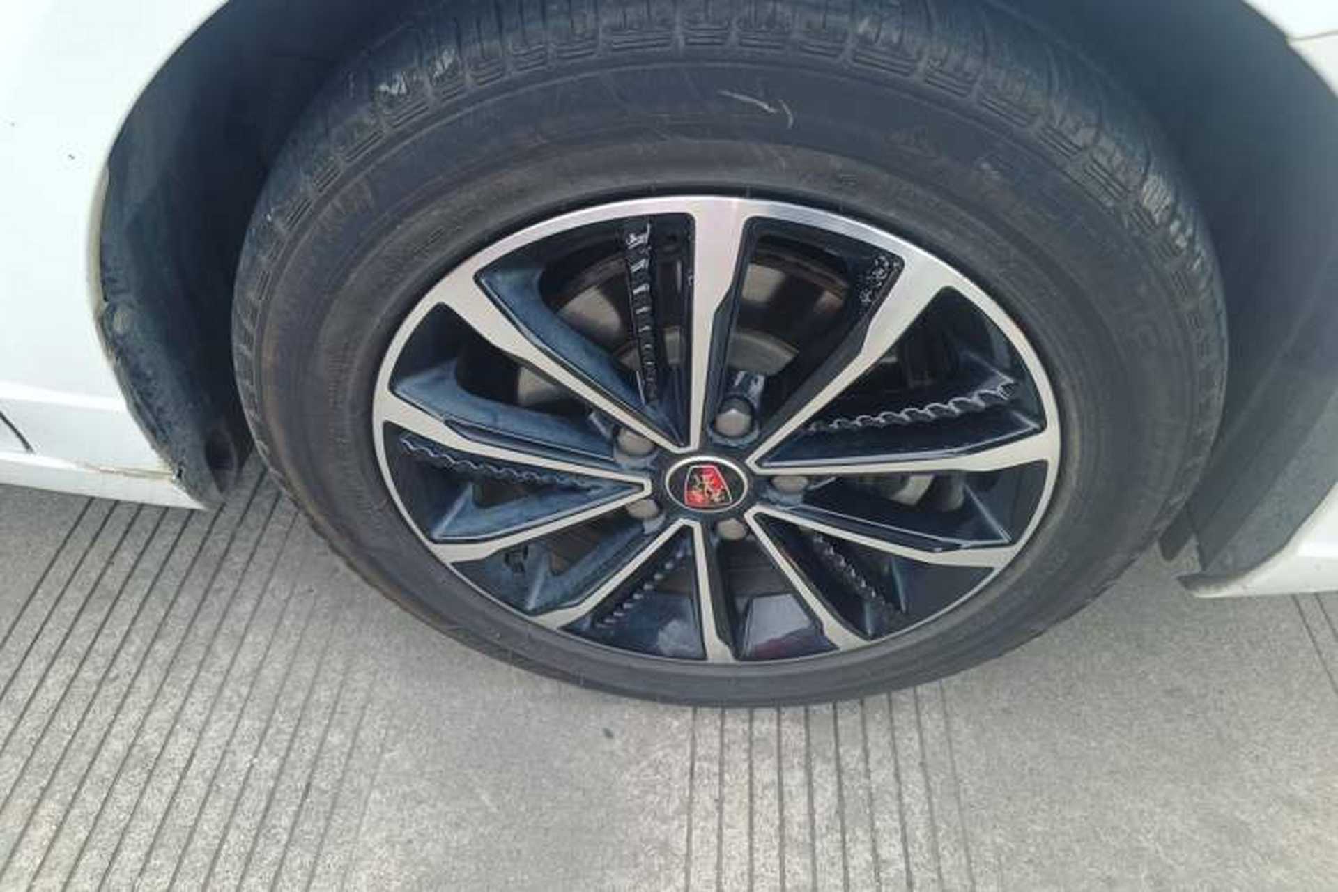 Used Roewe i5 2020 1.5L Automatic 4G Connect Luxury Flagship Edition Right Front Wheel Hub