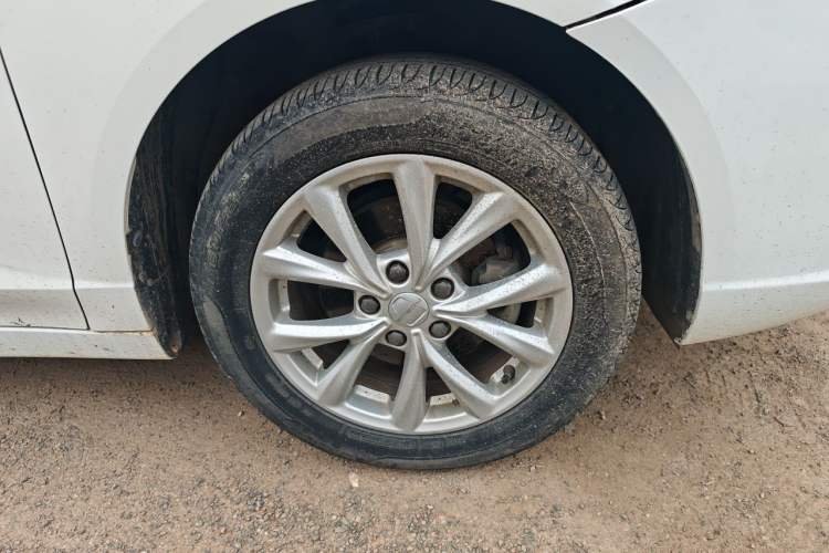 Used Roewe i5 2020 1.5L Automatic 4G Connected Linghao Edition Right Front Wheel Hub