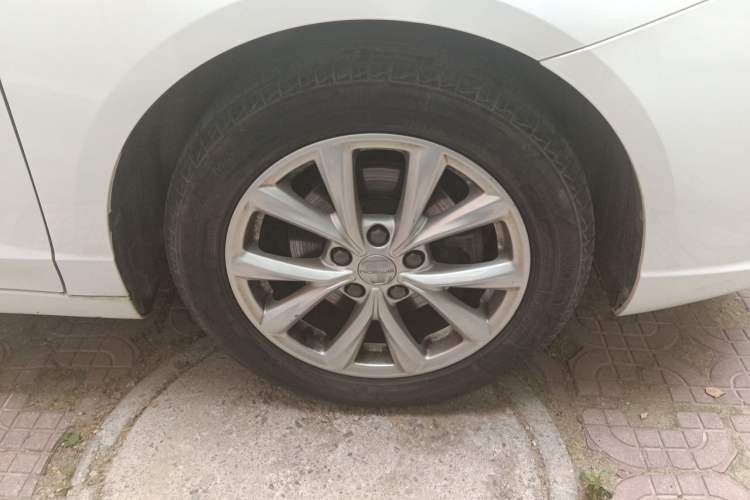 Used Roewe i5 2020 1.5L Manual 4G Connect Luxury Edition Right Front Wheel Hub