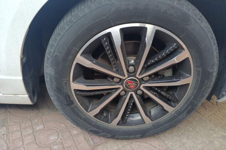 Used Roewe i5 2020 1.5L Automatic 4G Connect Luxury Flagship Edition Right Front Wheel Hub