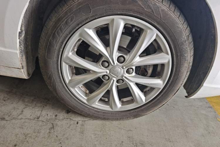 Used Roewe i5 2020 1.5L Manual 4G Connect Luxury Edition Right Front Wheel Hub