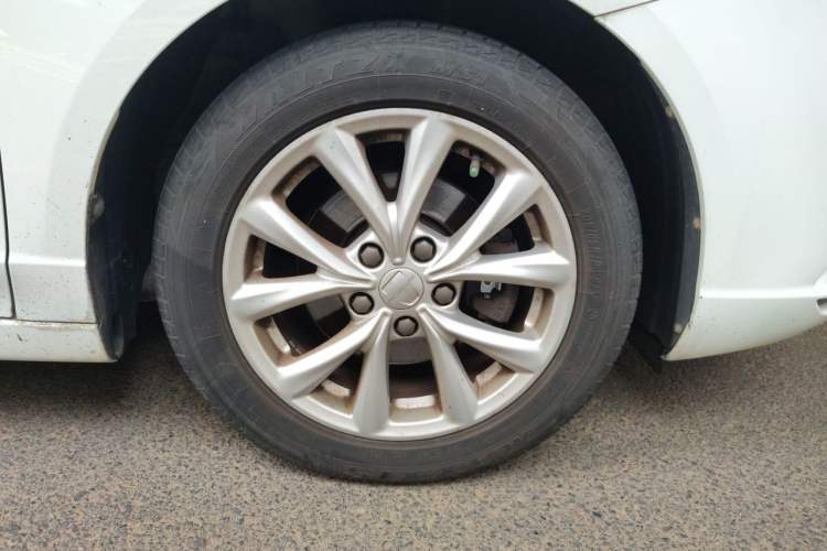 Used Roewe i5 2020 1.5L Manual 4G Connect Luxury Edition Right Front Wheel Hub