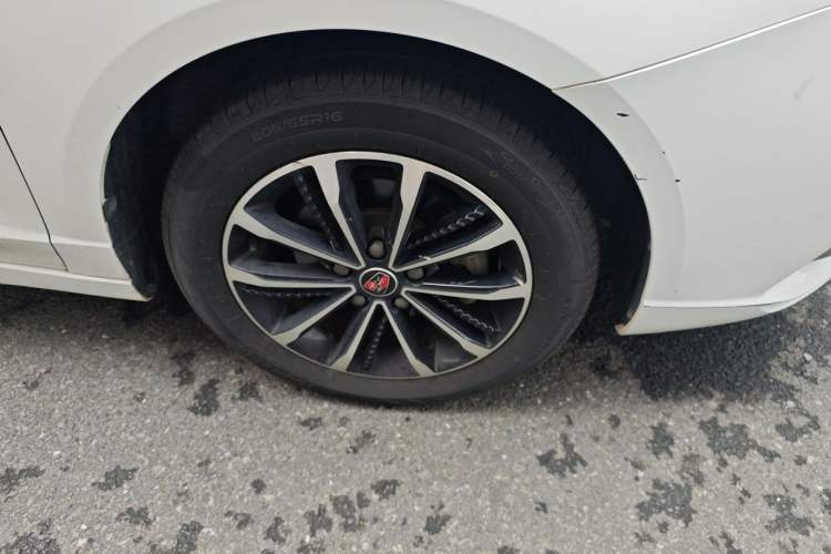 Used Roewe i5 2020 1.5L Automatic 4G Connect Luxury Flagship Edition Right Front Wheel Hub