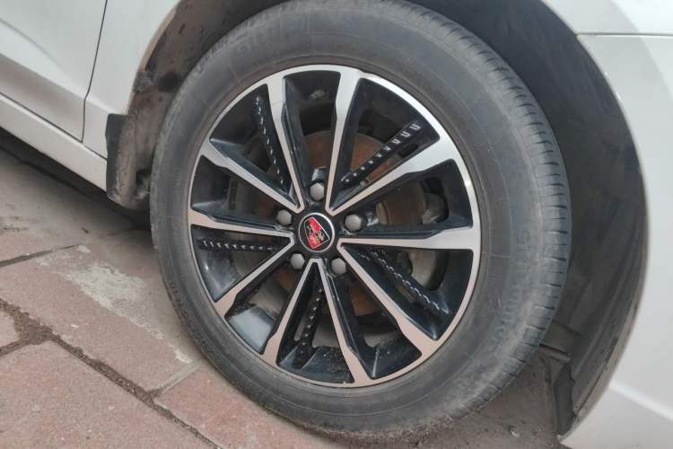 Used Roewe i5 2020 1.5L Automatic 4G Connect Luxury Flagship Edition Right Front Wheel Hub