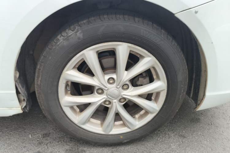 Used Roewe i5 2020 1.5L Manual 4G Connect Luxury Edition Right Front Wheel Hub
