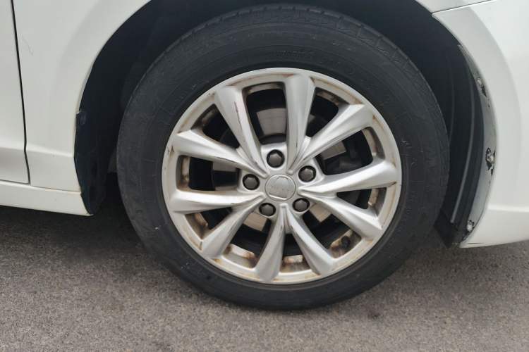 Used Roewe i5 2020 1.5L Manual 4G Connect Luxury Edition Right Front Wheel Hub