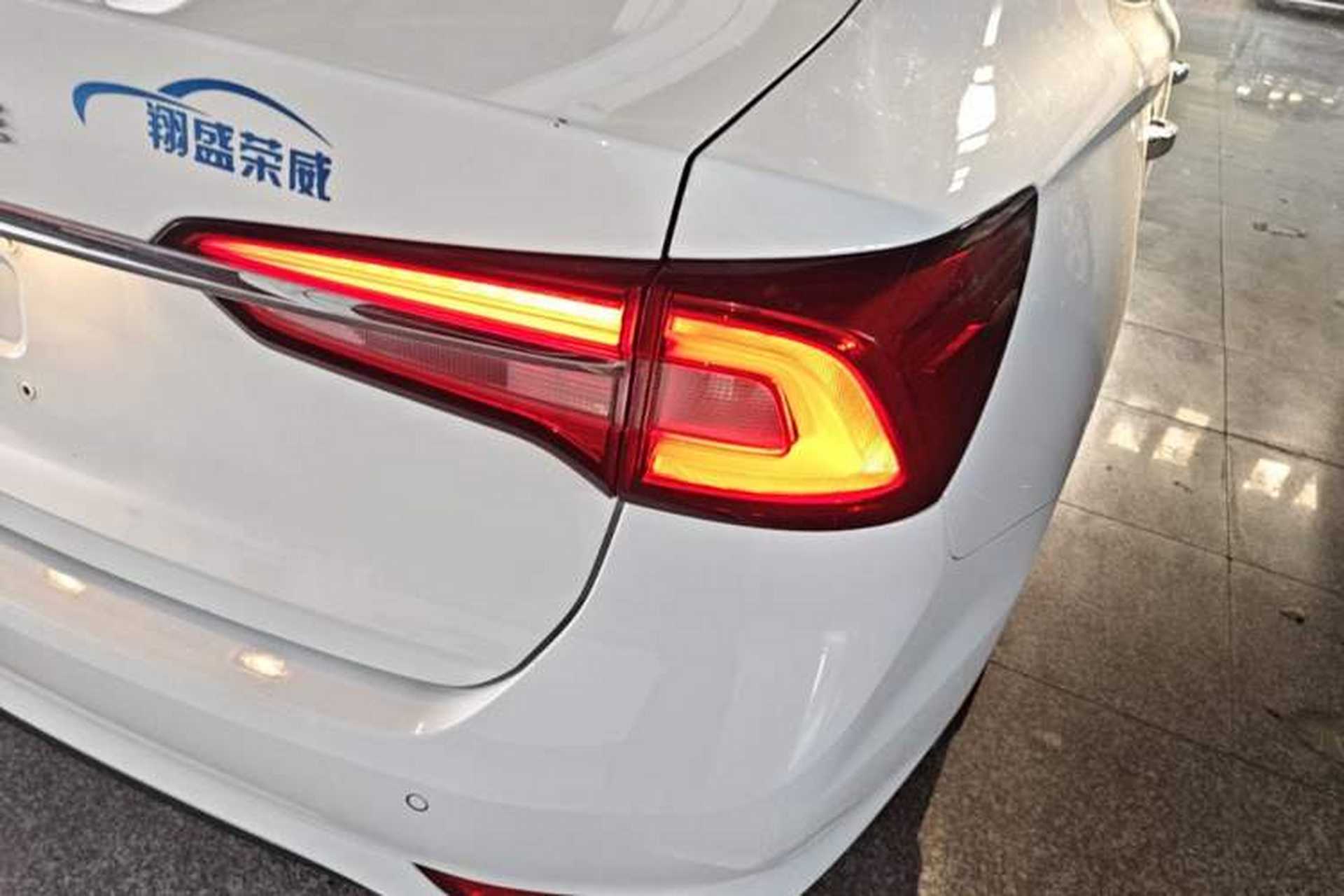 Used Roewe i5 2020 1.5L Automatic 4G Connect Luxury Flagship Edition Right Rear Taillight