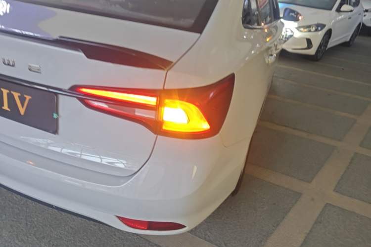 Used Roewe i5 2020 1.5L Manual 4G Connect Luxury Edition Right Rear Taillight
