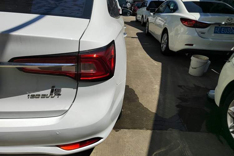 Used Roewe i5 2020 1.5L Automatic 4G Connected Linghao Edition Right Rear Taillight