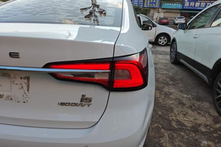 Used Roewe i5 2020 1.5L Manual 4G Connect Luxury Edition Right Rear Taillight
