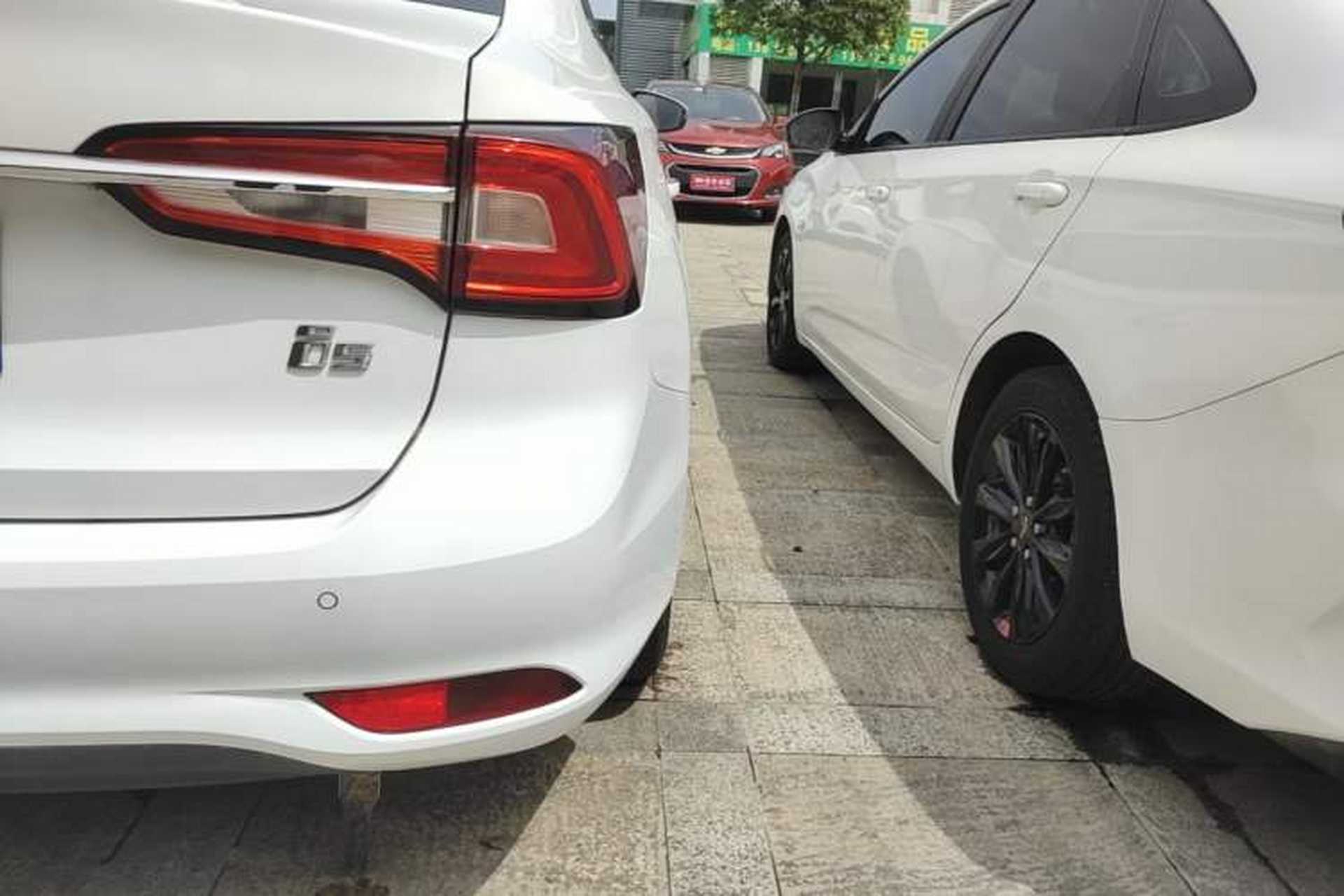 Used Roewe i5 2020 1.5L Manual 4G Connect Leehao Flagship Edition Right Rear Taillight