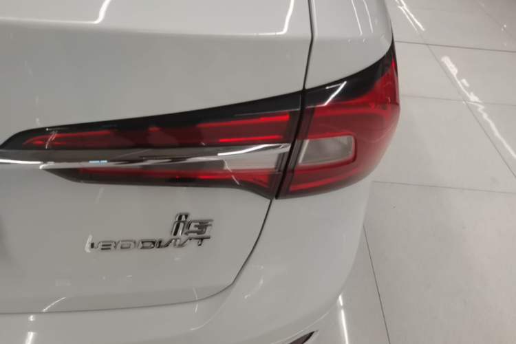 Used Roewe i5 2020 1.5L Automatic 4G Connected Linghao Edition Right Rear Taillight
