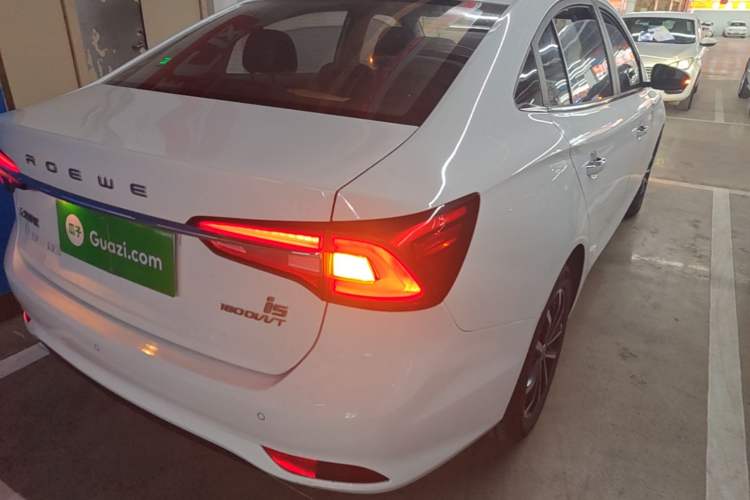 Used Roewe i5 2020 1.5L Manual 4G Connect Leehao Flagship Edition Right Rear Taillight