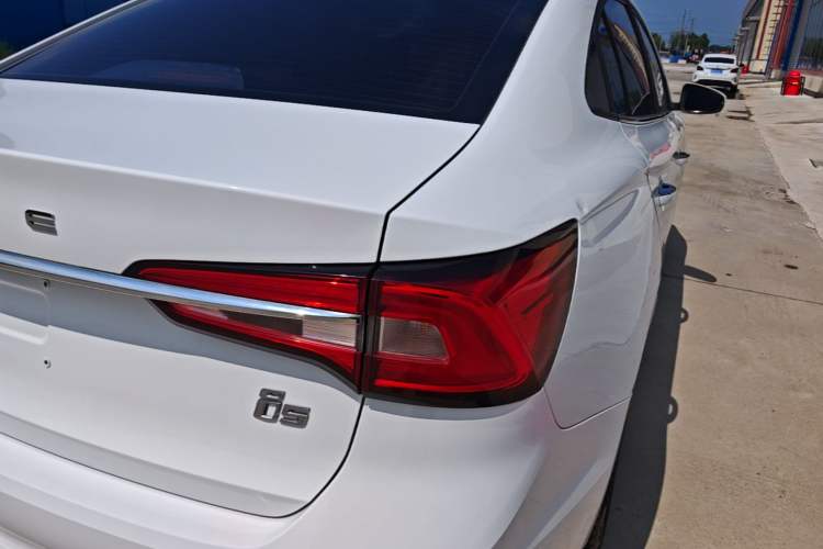 Used Roewe i5 2020 1.5L Manual 4G Connect Luxury Edition Right Rear Taillight