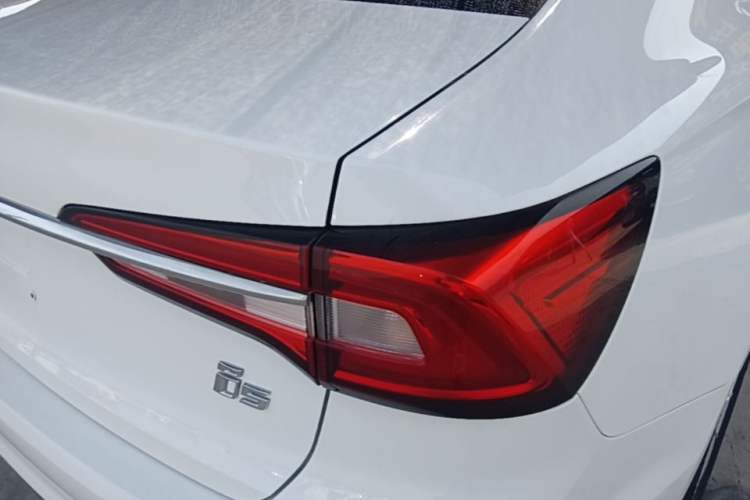 Used Roewe i5 2020 1.5L Manual 4G Connect Luxury Edition Right Rear Taillight