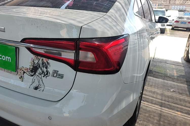 Used Roewe i5 2020 1.5L Automatic 4G Connected Linghao Edition Right Rear Taillight