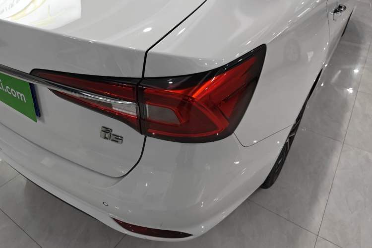 Used Roewe i5 2020 1.5L Automatic 4G Connect Luxury Flagship Edition Right Rear Taillight