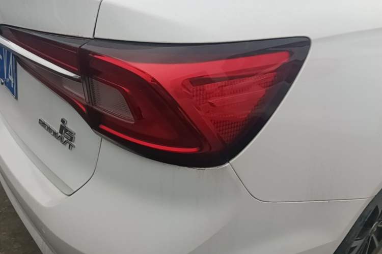 Used Roewe i5 2020 1.5L Manual 4G Connect Leehao Flagship Edition Right Rear Taillight
