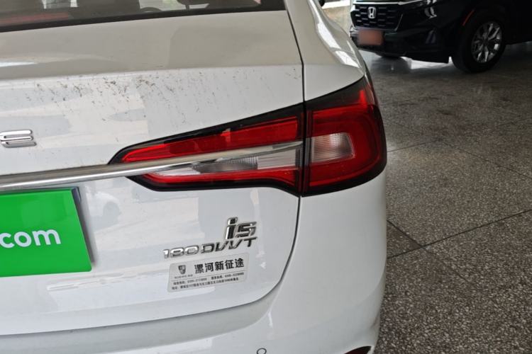 Used Roewe i5 2020 1.5L Automatic 4G Connect Luxury Flagship Edition Right Rear Taillight
