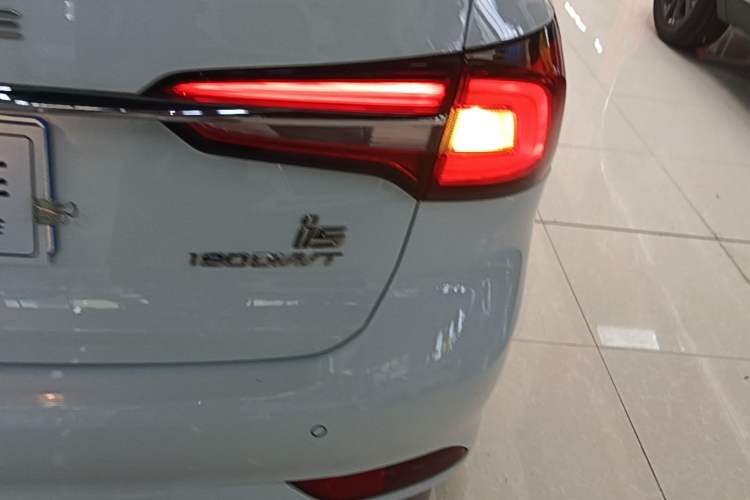 Used Roewe i5 2020 1.5L Automatic 4G Connected Linghao Edition Right Rear Taillight