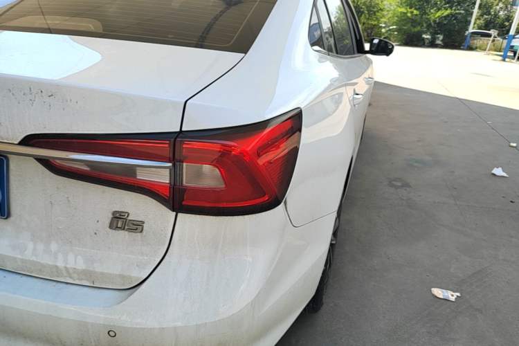 Used Roewe i5 2020 1.5L Automatic 4G Connect Luxury Flagship Edition Right Rear Taillight