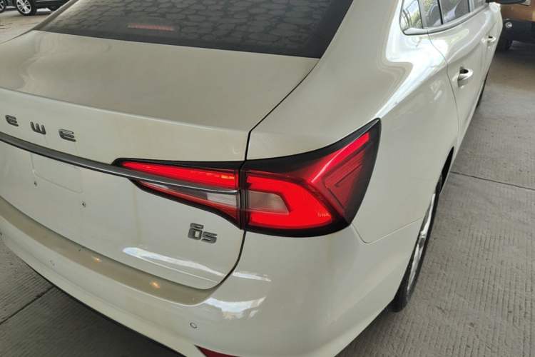 Used Roewe i5 2020 1.5L Automatic 4G Connected Linghao Edition Right Rear Taillight