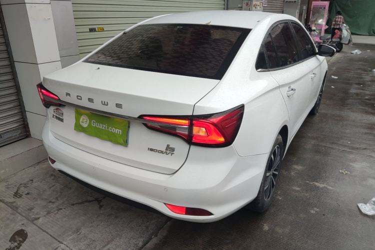 Used Roewe i5 2020 1.5L Automatic 4G Connect Luxury Flagship Edition Right Rear Taillight