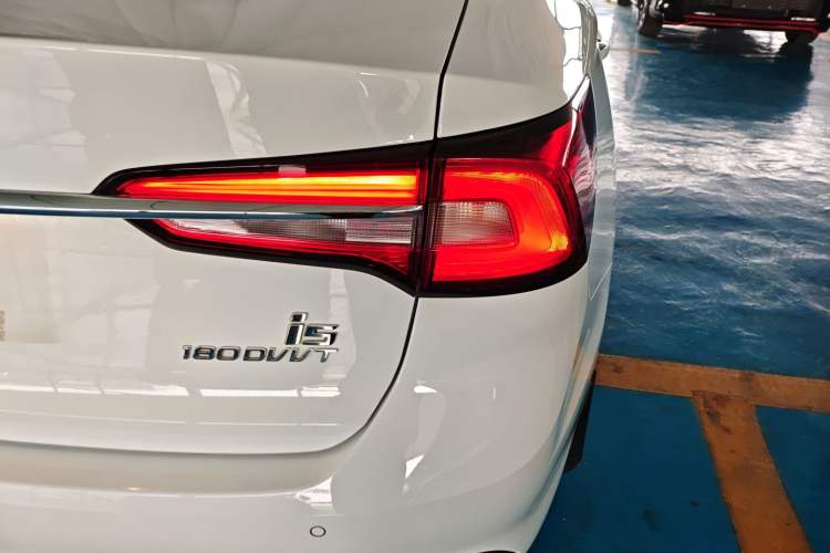 Used Roewe i5 2020 1.5L Manual 4G Connect Luxury Edition Right Rear Taillight