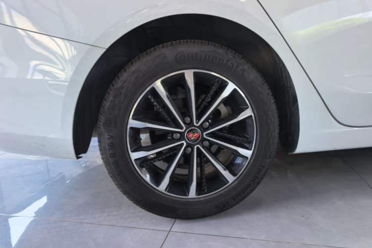Used Roewe i5 2020 1.5L Manual 4G Connect Leehao Flagship Edition Right Rear Wheel Hub