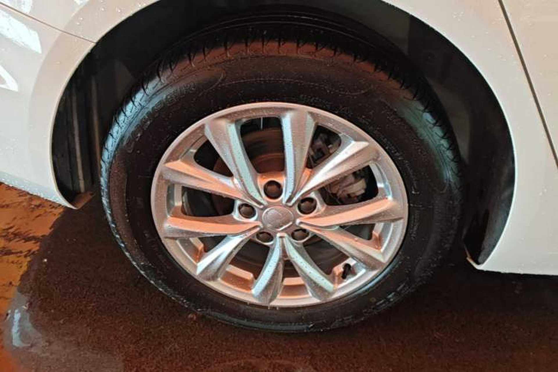Used Roewe i5 2020 1.5L Automatic 4G Connected Linghao Edition Right Rear Wheel Hub