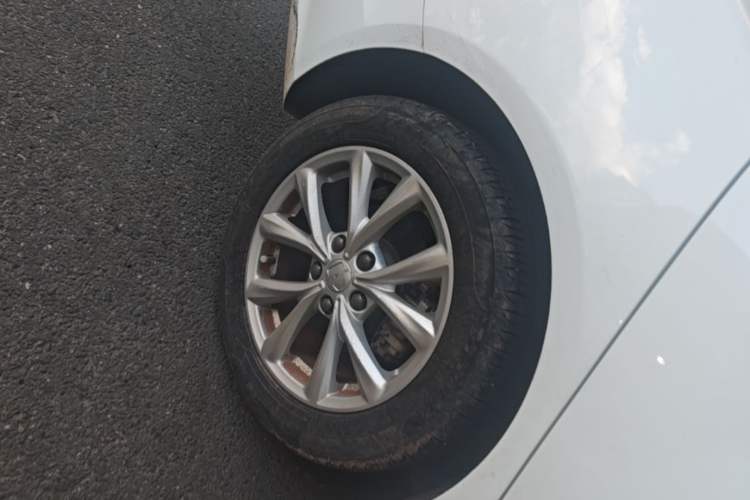 Used Roewe i5 2020 1.5L Automatic 4G Connected Linghao Edition Right Rear Wheel Hub