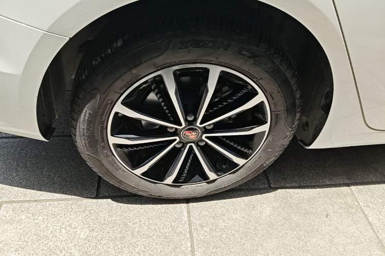 Used Roewe i5 2020 1.5L Automatic 4G Connect Luxury Flagship Edition Right Rear Wheel Hub