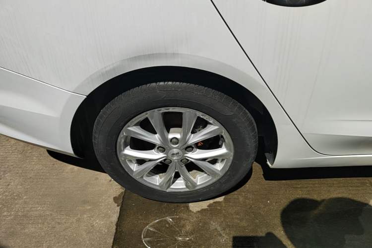 Used Roewe i5 2020 1.5L Automatic 4G Connected Linghao Edition Right Rear Wheel Hub