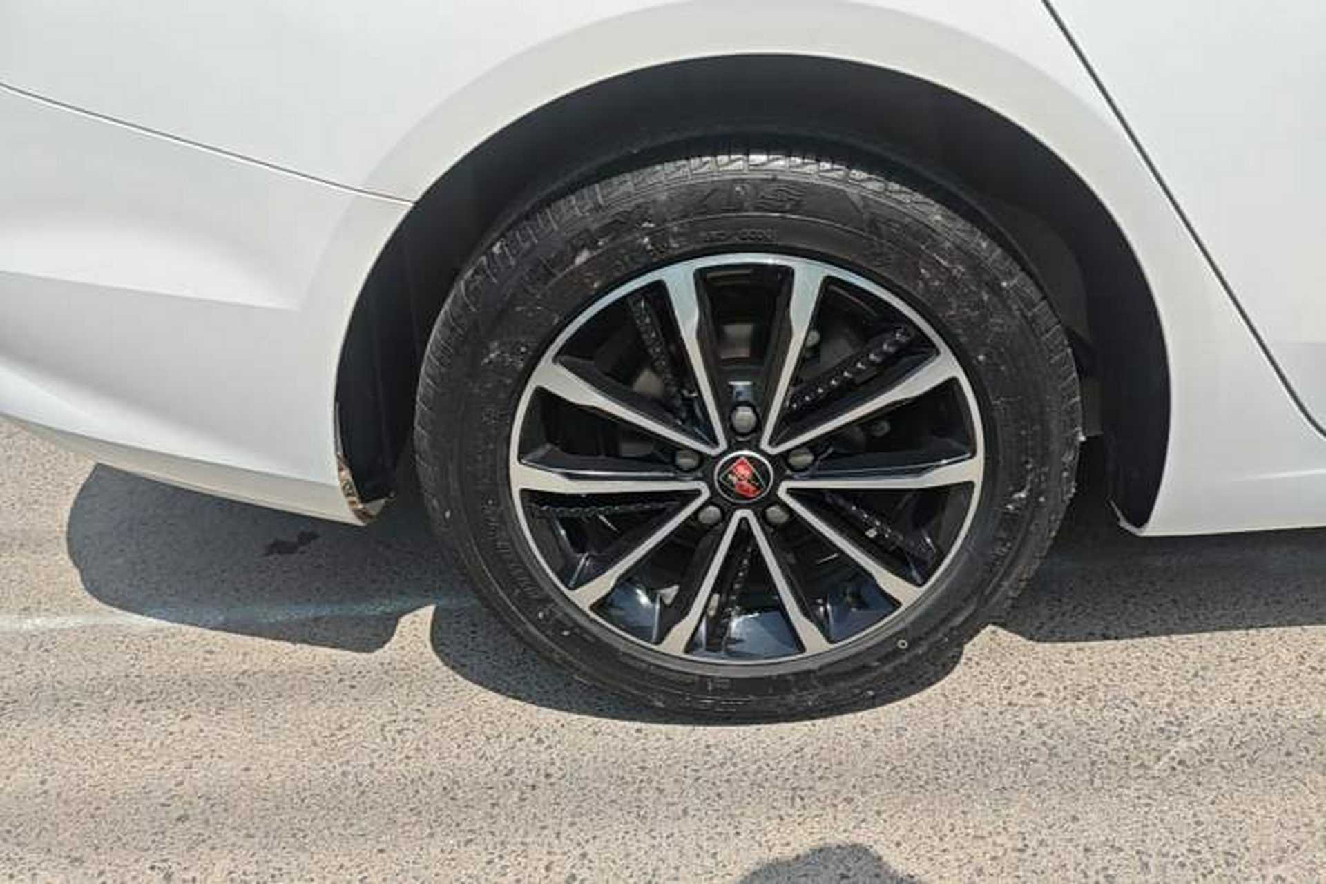 Used Roewe i5 2020 1.5L Manual 4G Connect Leehao Flagship Edition Right Rear Wheel Hub