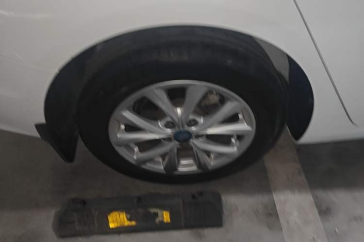 Used Roewe i5 2020 1.5L Automatic 4G Connected Linghao Edition Right Rear Wheel Hub