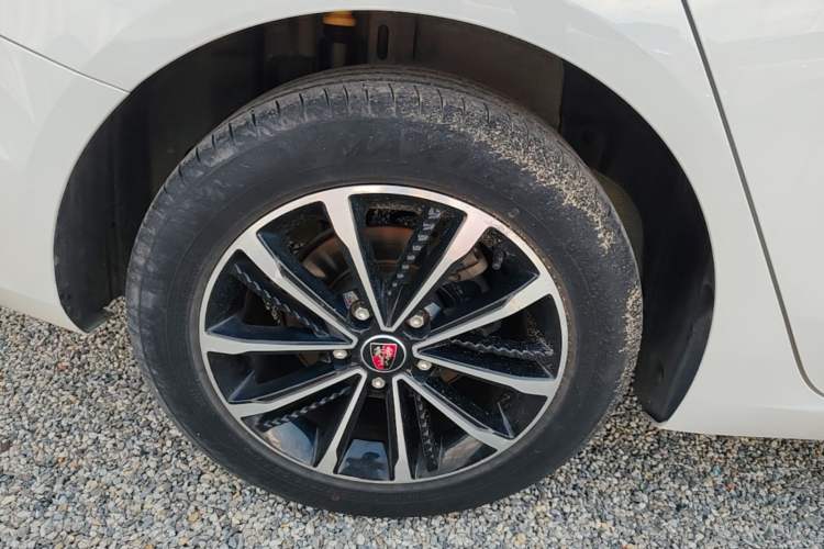 Used Roewe i5 2020 1.5L Automatic 4G Connect Luxury Flagship Edition Right Rear Wheel Hub